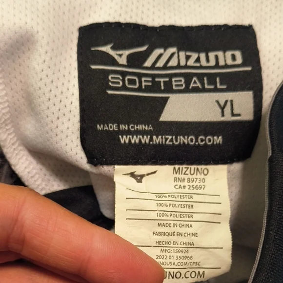 Mizuno Kids Black Shorts - Picture 2 of 3